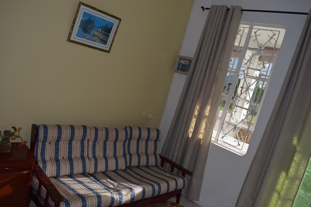 Mauri Holidays 'Budgeted Apartment' La Gaulette Rom bilde